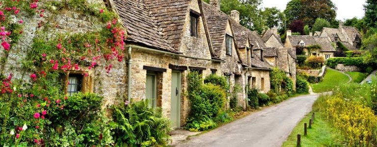 Cotswolds Walking: Find Your Fairytale on the English Countryside
