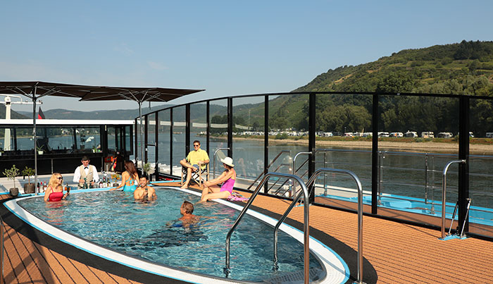 AMAWaterways - Onboard Activities, Pool deck